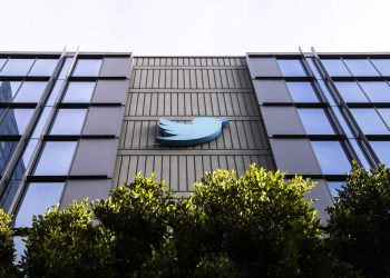 elon-musk-backpedals-on-twitter's-remote-work-mandate-as-employee-resignations-continue