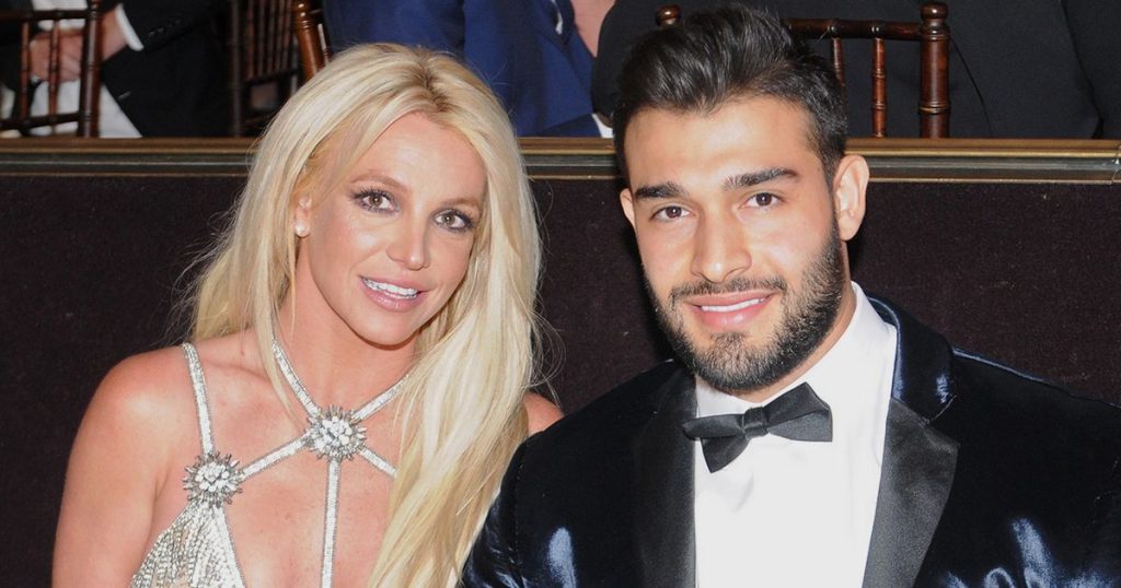 britney-spears-caught-off-guard-by-sam-asghari's-bizarre-instagram-live-request-in-bed