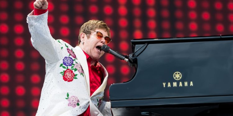 1-arrested-after-older-couple-brutally-attacked-at-elton-john-concert-in-la.-–-ktla