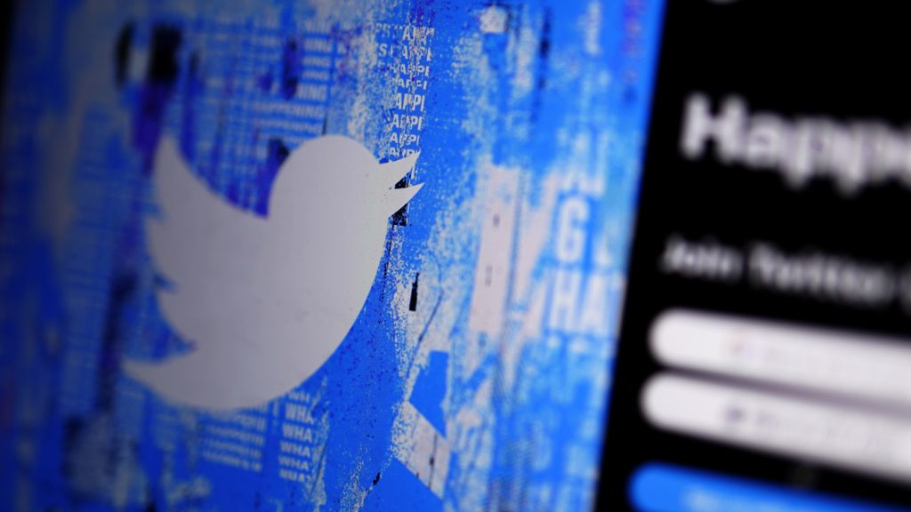 sensing-an-imminent-breakdown,-communities-mourn-a-bygone-twitter-–-npr