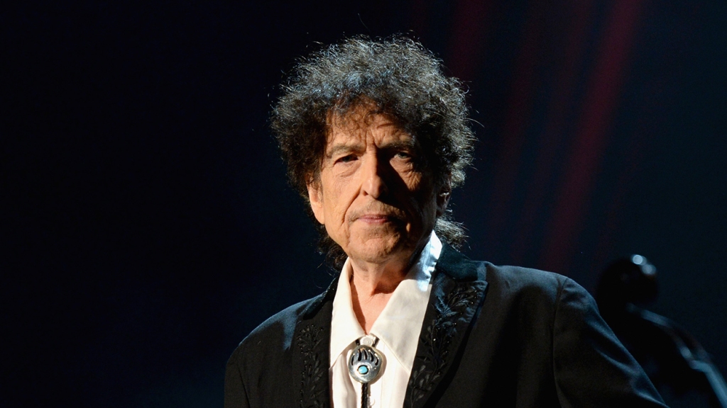love-letters-written-by-bob-dylan-sells-at-auction-for-$670k-–-the-hollywood-reporter
