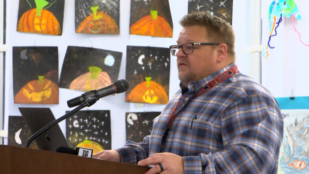 bemidji-school-board-discusses-high-school-schedule-change-–-lakeland-pbs