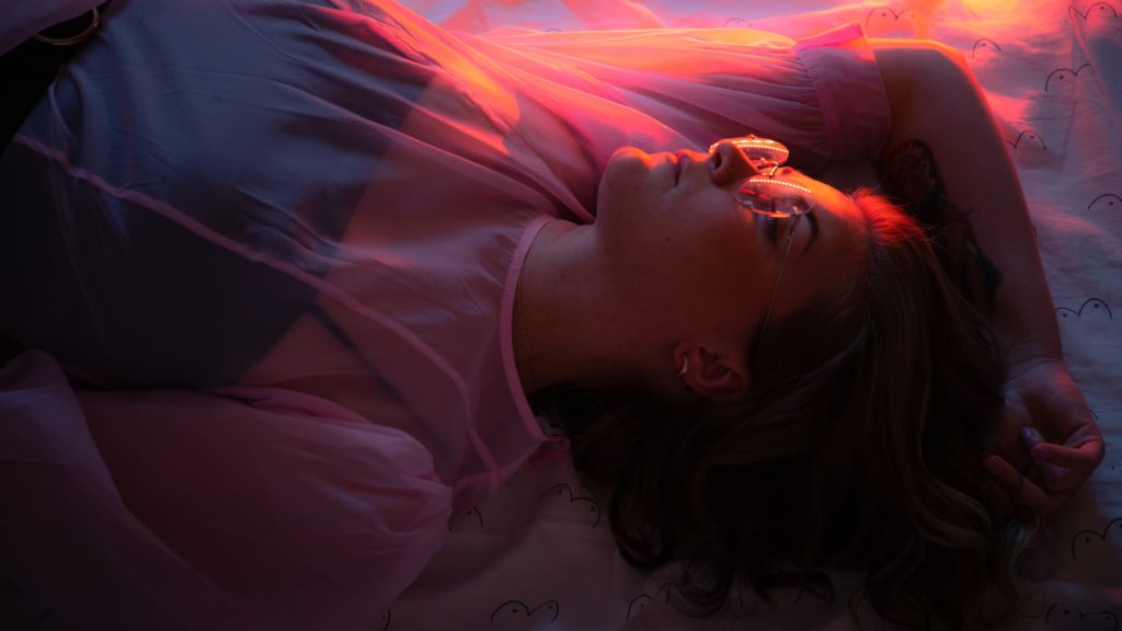 these-are-the-daily-behaviors-an-expert-in-sleep-medicine-does-to-get-the-best-night's-rest-–-cnbc