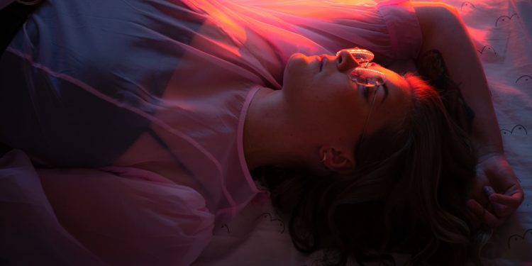these-are-the-daily-behaviors-an-expert-in-sleep-medicine-does-to-get-the-best-night's-rest-–-cnbc