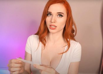 amouranth-reveals-why-she-hasn't-been-offered-a-twitch-or-youtube-exclusivity-contract