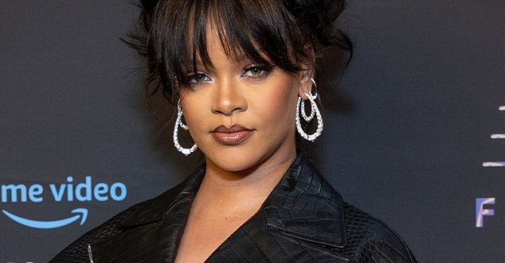 rihanna-rocks-savage-x-fenty-corset-lingerie-with-high-heels-on-instagram-–-yahoo