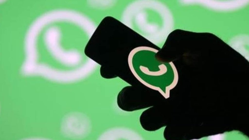 soon,-share-voice-notes-as-status-update-on-whatsapp-for-ios-–-hindustan-times