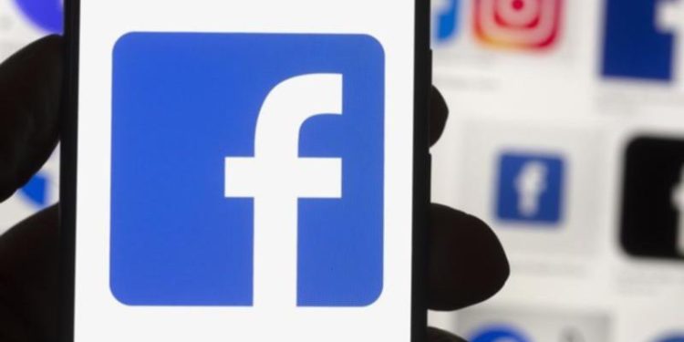 users-divided-as-facebook-rolls-out-'annoying'-change-to-millions-of-iphones-–-7news