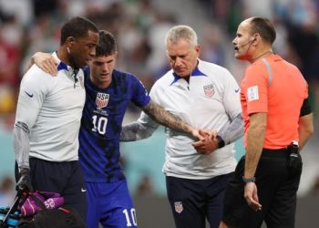us-world-cup-goal-scorer-christian-pulisic-taken-to-hospital-but-says-he'll-be-ready-for-saturday