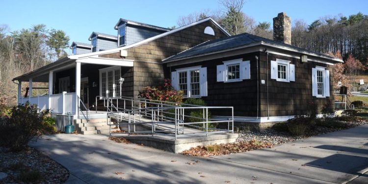 christmas-at-the-clubhouse-concert-to-return-to-sweet-arrow-lake-county-park-|-news
