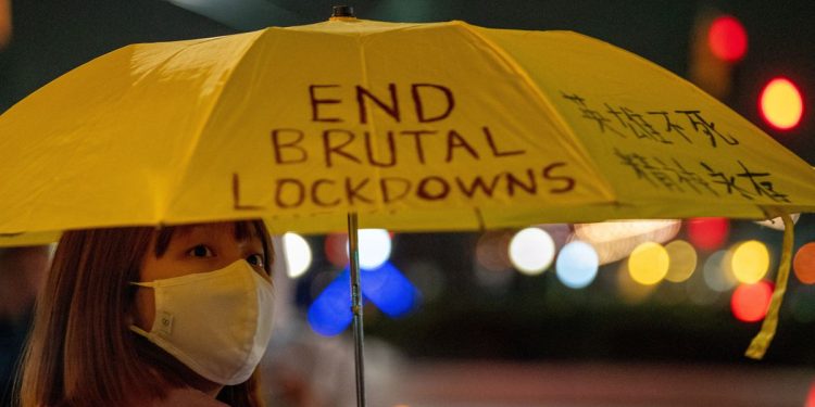 overseas-chinese-step-up-protests-as-calls-mount-for-change-–-reuters