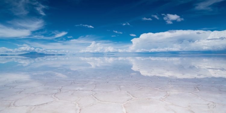 bolivia-is-home-to-“the-world's-largest-mirror”-–-unofficial-networks