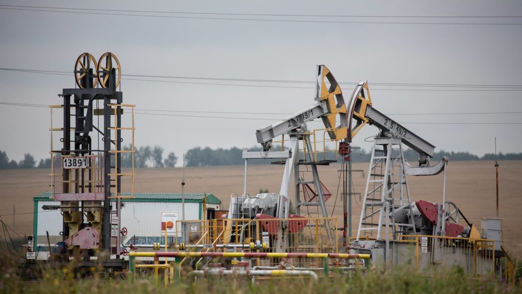 ukraine-urges-tougher-western-squeeze-on-russian-oil-prices-–-cnbc