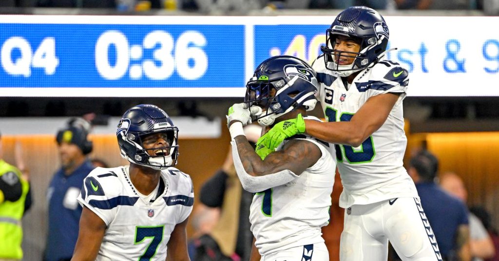 'top-5-qb-in-the-nfl'-–-twitter-reacts-to-geno-smith-and-the-seahawks'-dramatic-win-over-rams