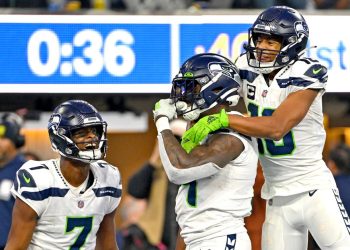 'top-5-qb-in-the-nfl'-–-twitter-reacts-to-geno-smith-and-the-seahawks'-dramatic-win-over-rams