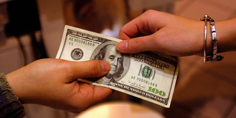 5-apps-&-websites-that-send-people-money-for-doing-hardly-anything-–-99.9-ktdy