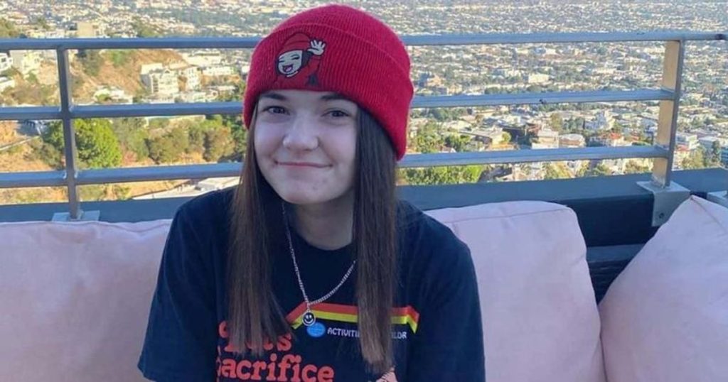 who-is-aimsey?-as-twitch-streamer-turns-21,-fans-flock-to-shower-wishes-making-her-a-twitter-trend