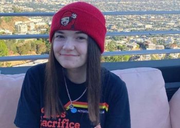 who-is-aimsey?-as-twitch-streamer-turns-21,-fans-flock-to-shower-wishes-making-her-a-twitter-trend