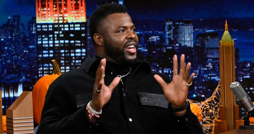 winston-duke-just-demolished-a-papaya-with-his-thighs-–-the-cut
