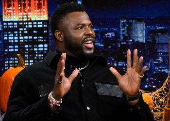 winston-duke-just-demolished-a-papaya-with-his-thighs-–-the-cut