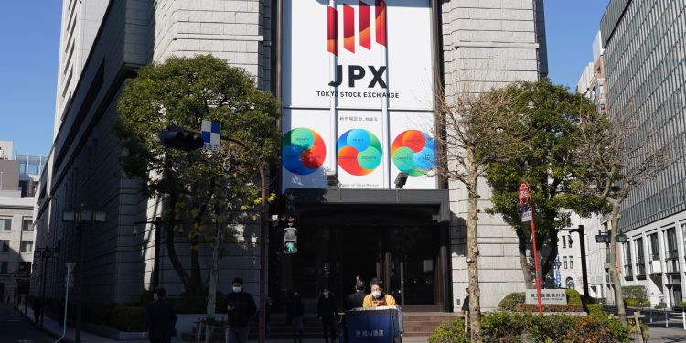 asia-pacific-shares-drop-as-investors-look-ahead-to-fed-meeting,-us.-inflation-this-week
