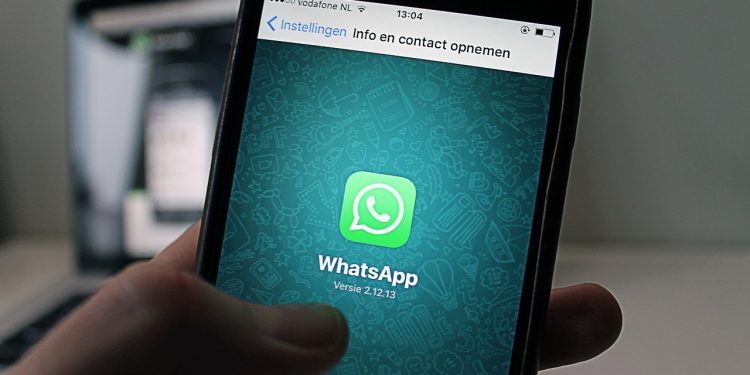whatsapp:-send-message-to-an-email-–-syrus
