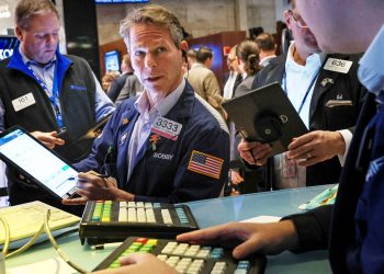 stock-futures-are-flat-as-investors-await-wednesday's-federal-reserve-rate-hike-decision