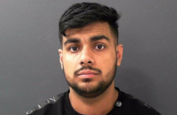 amazon-delivery-driver-who-killed-biker-while-using-snapchat-jailed-–-easterneye