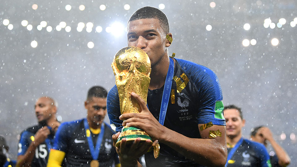 kylian-mbappe-net-worth-2022:-paris-saint-germain,-world-cup-salary-|-stylecaster