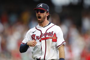 reports:-dansby-swanson-finalizing-deal-with-chicago-cubs-–-yahoo-news