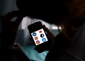 twitter-announces-ban-on-users-promoting-rival-social-media-platforms-|-the-times-of-israel