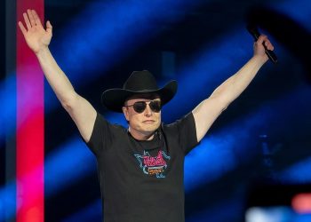 musk's-twitter-takeover:-almost-half-of-top-100-tweets-since-buying-the-site-are-his