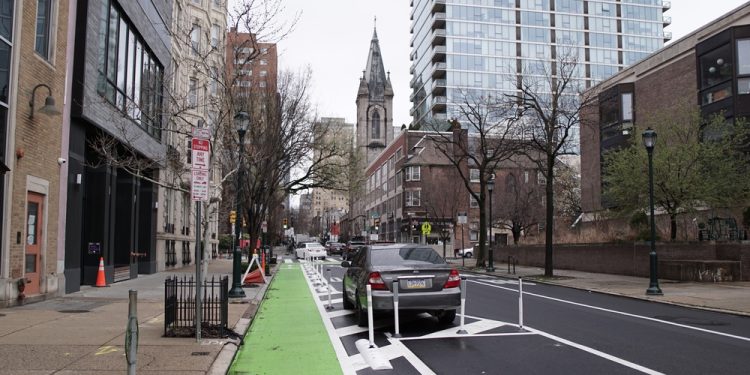 philadelphia-adds-10-miles-of-bike-lanes-in-2022-|-planetizen-news