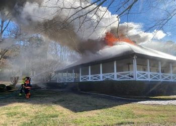 neighborhood-clubhouse-catches-fire-in-ooltewah-–-wdef
