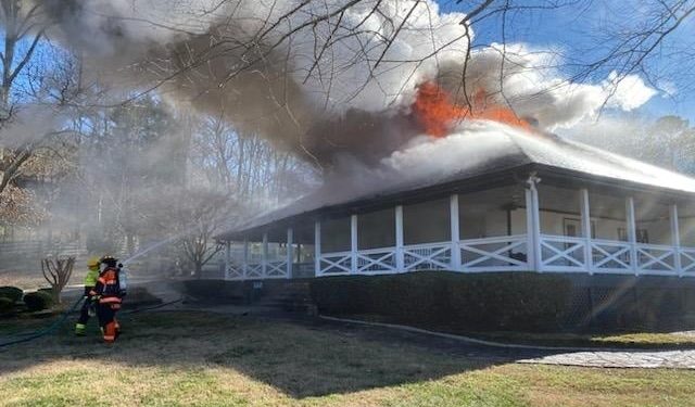 neighborhood-clubhouse-catches-fire-in-ooltewah-–-wdef
