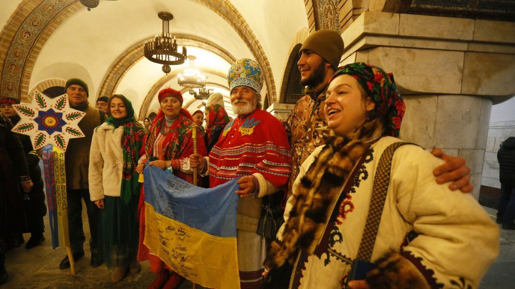 some-ukrainians-rebuke-russia-by-moving-up-christmas-–-axios