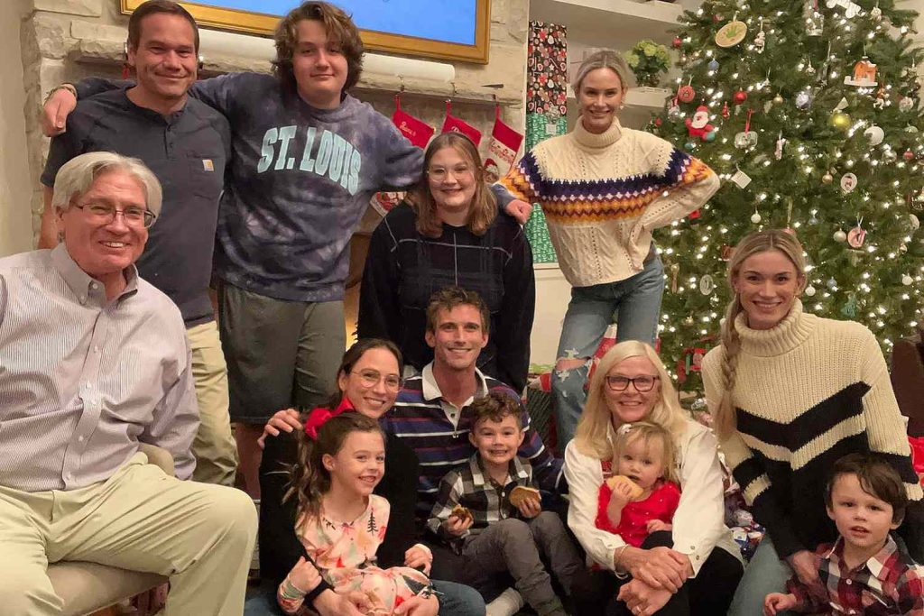 meghan-king-celebrates-christmas-with-kids:-'the-season-of-giving'-–-people