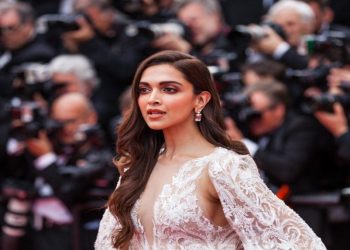 deepika-padukone-to-priyanka-chopra,-celebs-who-started-their-own-brands-in-2022