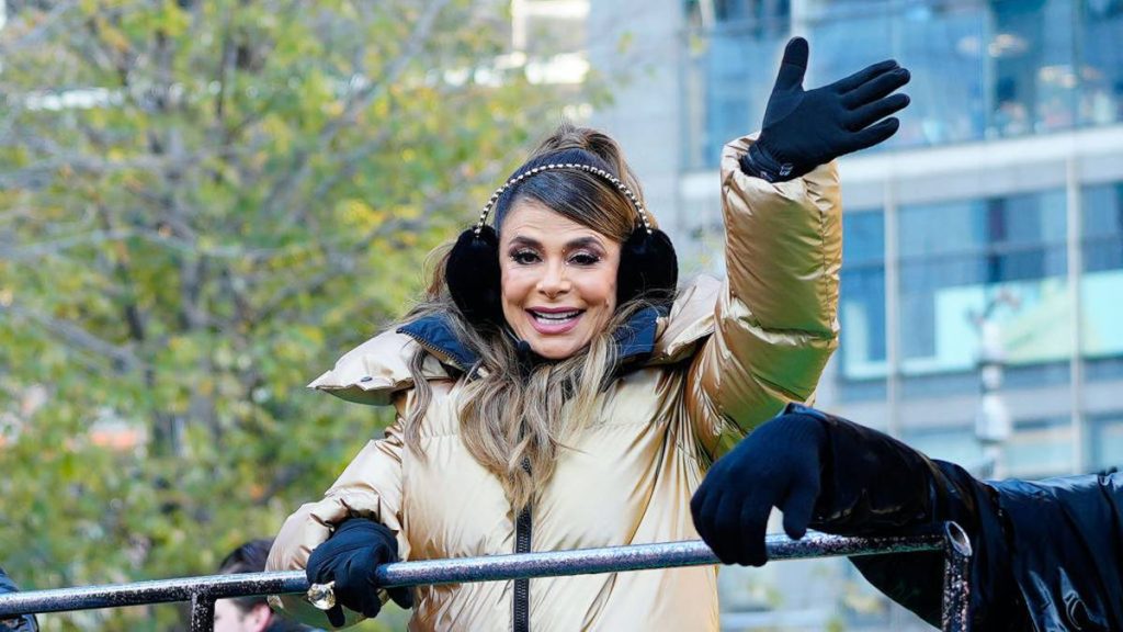 'this-is-not-you':-paula-abdul-baffles-fans-with-instagram-photo-–-nz-herald