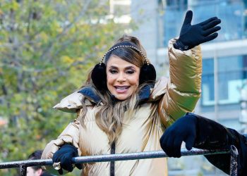 'this-is-not-you':-paula-abdul-baffles-fans-with-instagram-photo-–-nz-herald