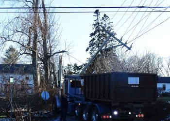 video-report:-container-truck-strikes-utility-pole-in-harwich-–-capecod.com