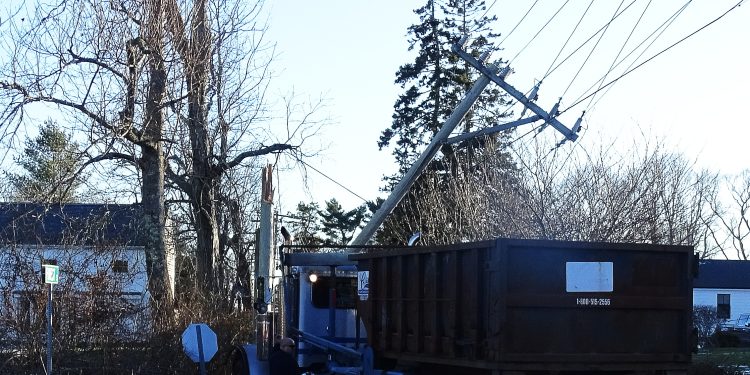 video-report:-container-truck-strikes-utility-pole-in-harwich-–-capecod.com
