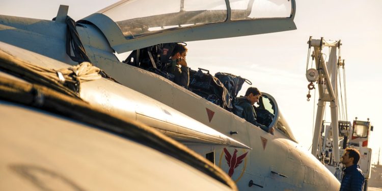 how-top-gun-maverick-cinematography-took-audiences-inside-fighter-jets