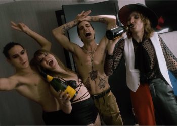 maneskin-–-2022-north-american-tour-film-|-everything-this-way-–-youtube