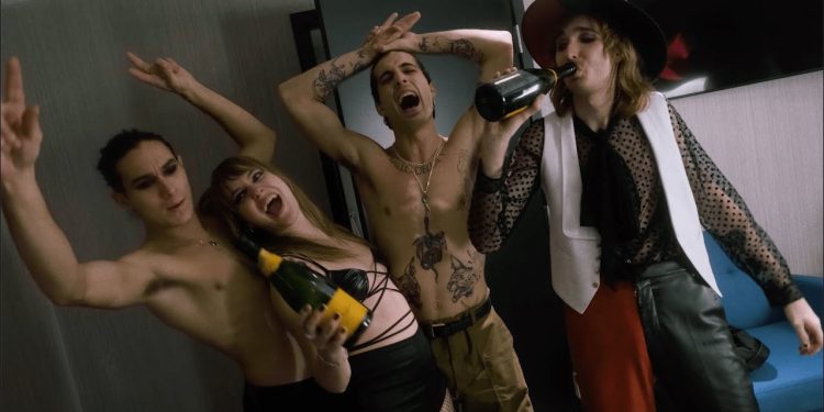 maneskin-–-2022-north-american-tour-film-|-everything-this-way-–-youtube