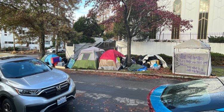 'we-need-help':-seattle-church-says-growing-homeless-camp-is-scaring-off-parishioners