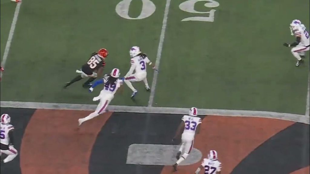 damar-hamlin-collapses-after-hit-vs-bengals-–-youtube