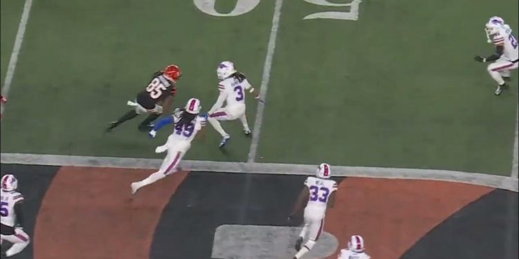 damar-hamlin-collapses-after-hit-vs-bengals-–-youtube