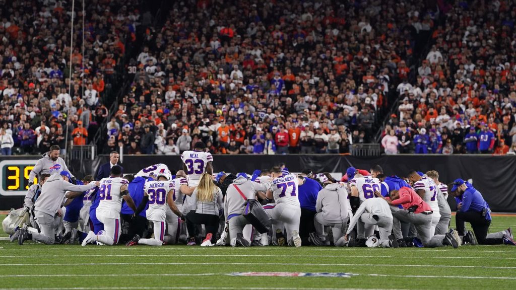 nfl-postpones-bills-bengals-game-after-damar-hamlin-collapses-on-field-–-axios