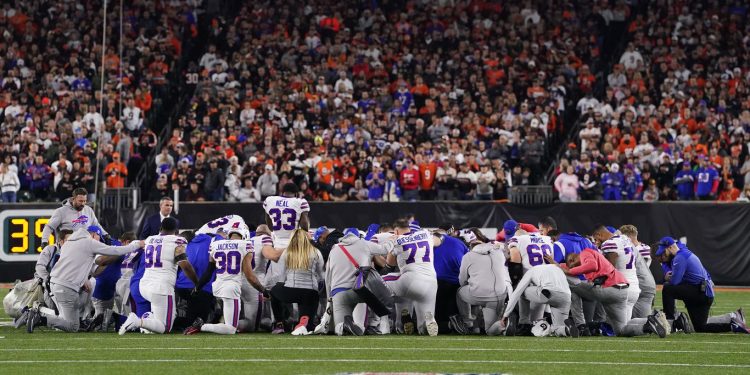 nfl-postpones-bills-bengals-game-after-damar-hamlin-collapses-on-field-–-axios
